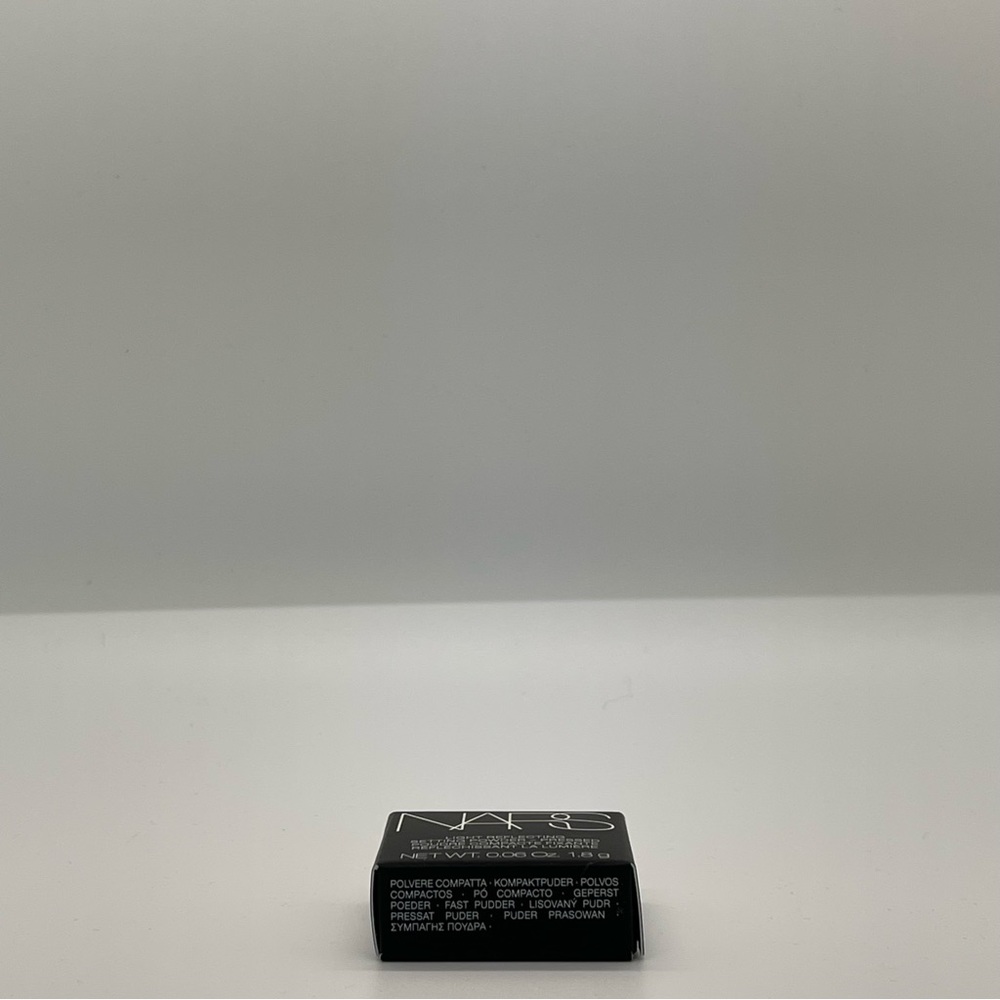 NARS Light Reflecting Setting Powder - Picture 5 of 10
